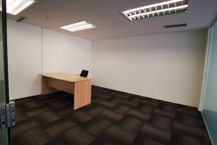 1104 (4553sf) Manager Room
